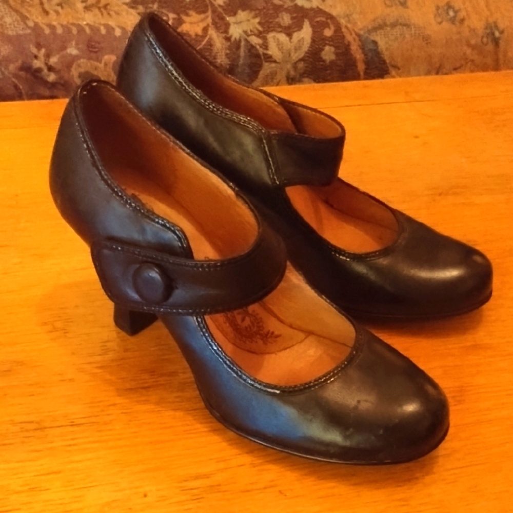 Sofft Mary Jane Heels